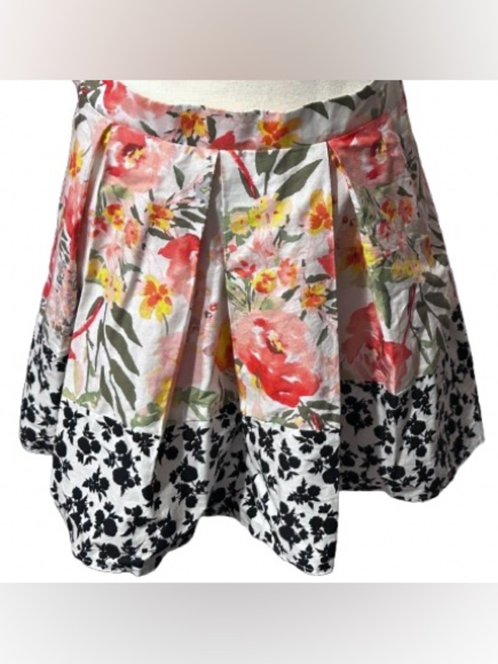 PETALO Pleated Floral Skirt Size 10 12 Medium Large Boho Cottage Mini